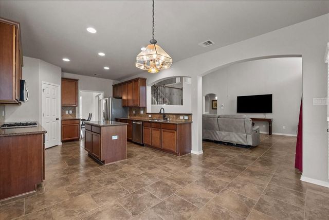 3902 Basil Court, Pearland, TX 77584