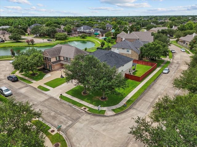 3902 Basil Court, Pearland, TX 77584
