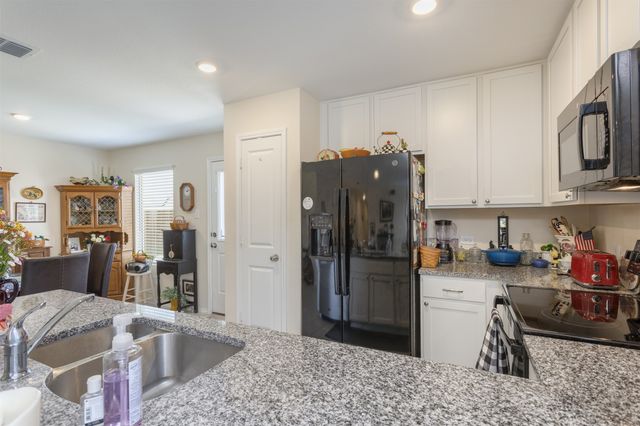 322 Ashbrook Way, Princeton, TX 75407