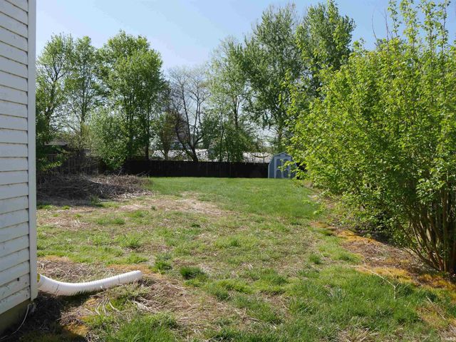 8145 BLAKE Boulevard, Newburgh, IN 47630