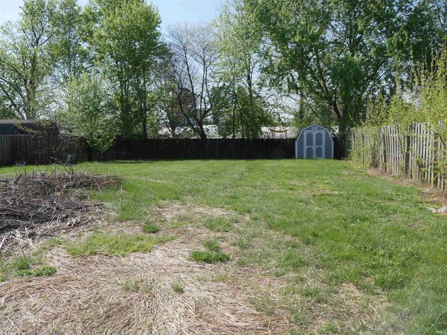 8145 BLAKE Boulevard, Newburgh, IN 47630