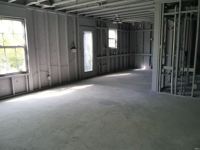 8145 BLAKE Boulevard, Newburgh, IN 47630