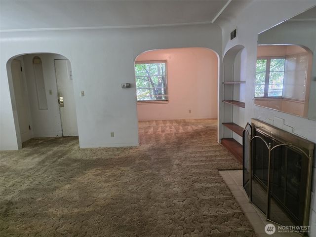 811 Lewis Avenue, Sumner, WA 98390