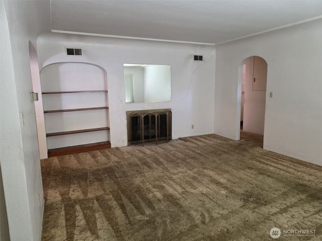 811 Lewis Avenue, Sumner, WA 98390