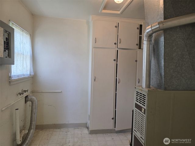 811 Lewis Avenue, Sumner, WA 98390