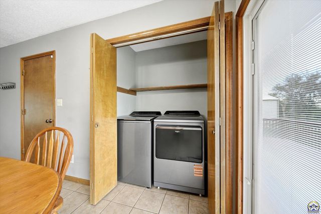 4401 NW 46th ST, Topeka, KS 66618