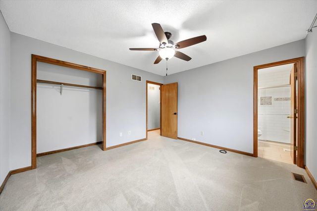 4401 NW 46th ST, Topeka, KS 66618