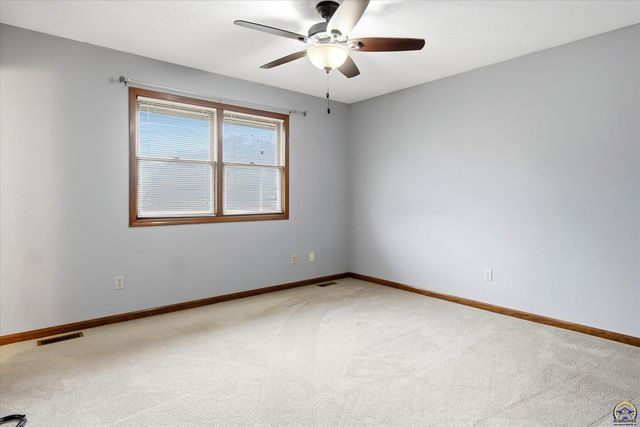 4401 NW 46th ST, Topeka, KS 66618