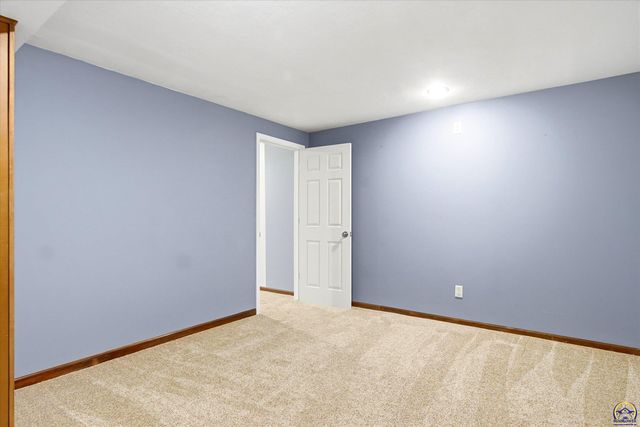 4401 NW 46th ST, Topeka, KS 66618