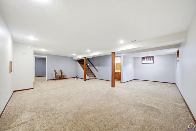 4401 NW 46th ST, Topeka, KS 66618