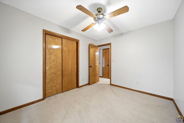 4401 NW 46th ST, Topeka, KS 66618