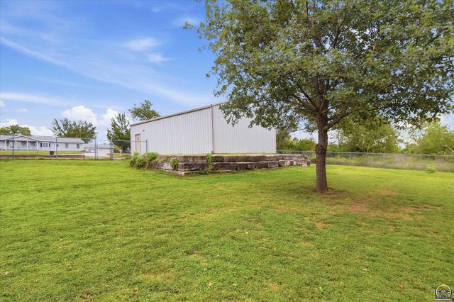 4401 NW 46th ST, Topeka, KS 66618