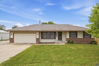 4401 NW 46th ST, Topeka, KS 66618