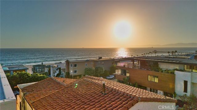 220 Manhattan Avenue, Manhattan Beach, CA 90266