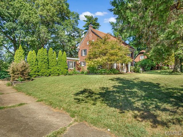 919 E Monroe Street, Belleville, IL 62220