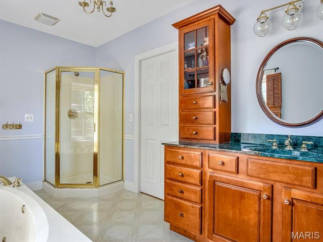919 E Monroe Street, Belleville, IL 62220