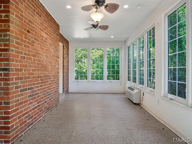 919 E Monroe Street, Belleville, IL 62220