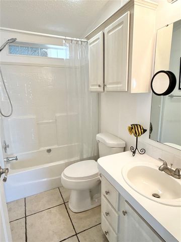 6907 AMERICANA DRIVE NE 101, St Petersburg, FL 33702