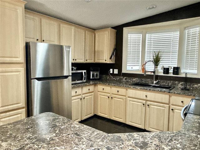 6907 AMERICANA DRIVE NE 101, St Petersburg, FL 33702