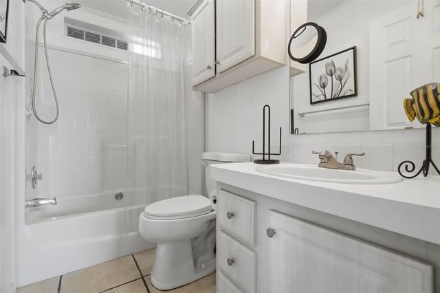 6907 AMERICANA DRIVE NE 101, St Petersburg, FL 33702