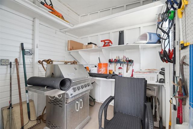 6907 AMERICANA DRIVE NE 101, St Petersburg, FL 33702