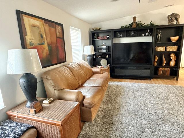 6907 AMERICANA DRIVE NE 101, St Petersburg, FL 33702