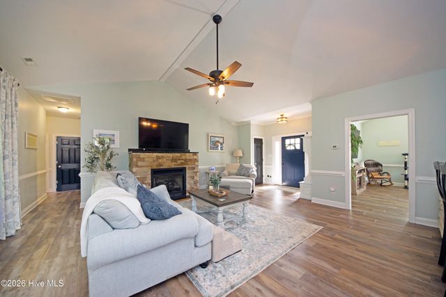 304 Angelfish Court, Newport, NC 28570