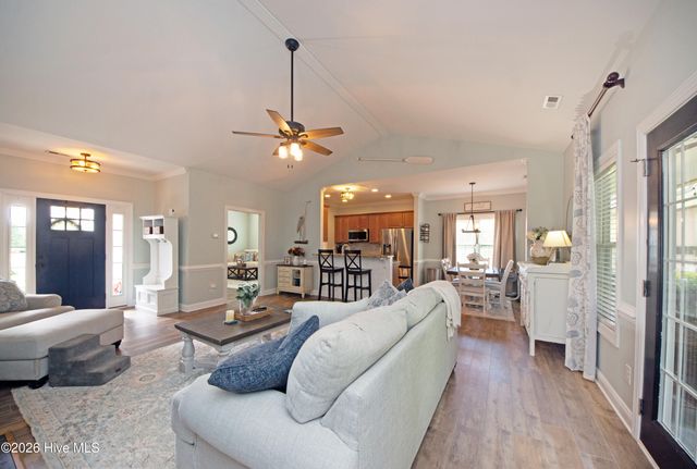 304 Angelfish Court, Newport, NC 28570