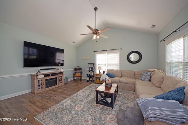 304 Angelfish Court, Newport, NC 28570