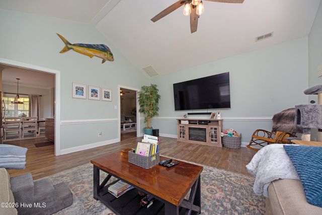 304 Angelfish Court, Newport, NC 28570