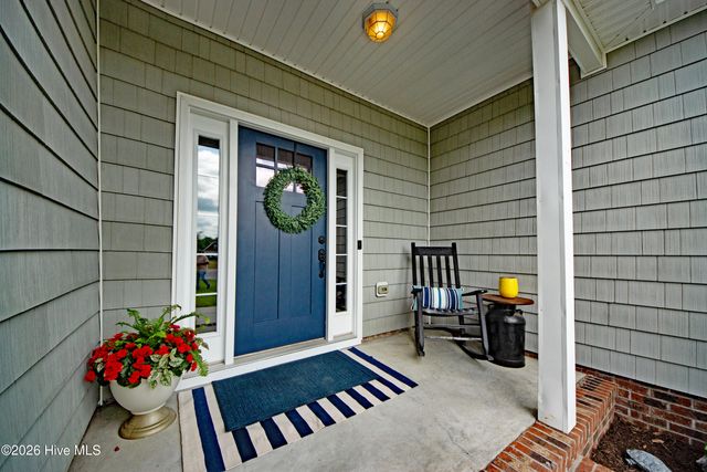 304 Angelfish Court, Newport, NC 28570