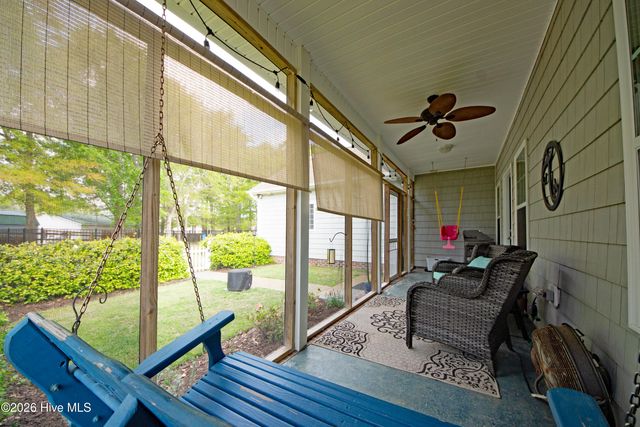 304 Angelfish Court, Newport, NC 28570