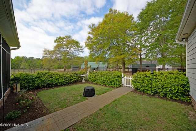 304 Angelfish Court, Newport, NC 28570