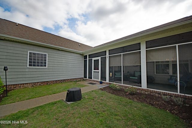 304 Angelfish Court, Newport, NC 28570