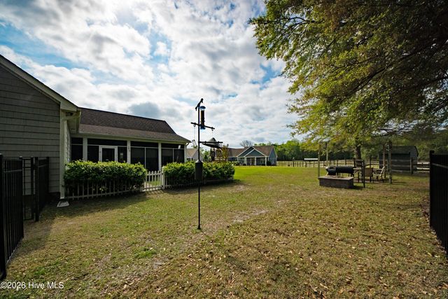 304 Angelfish Court, Newport, NC 28570