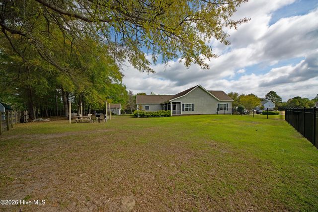 304 Angelfish Court, Newport, NC 28570