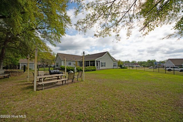 304 Angelfish Court, Newport, NC 28570