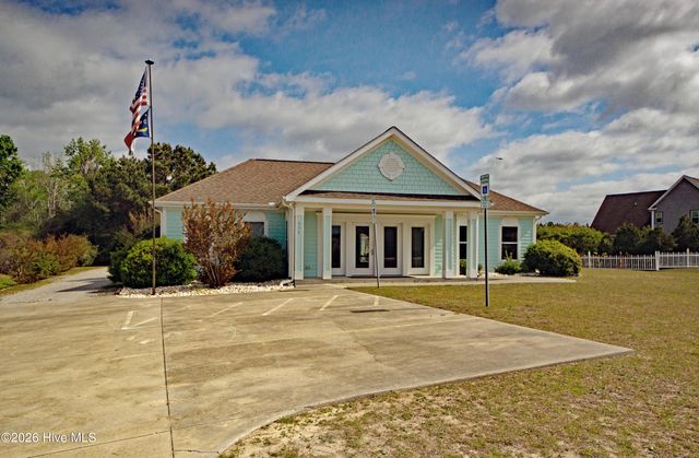 304 Angelfish Court, Newport, NC 28570