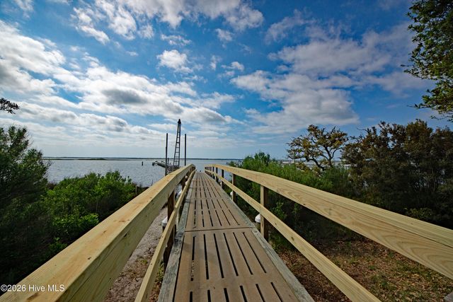 304 Angelfish Court, Newport, NC 28570