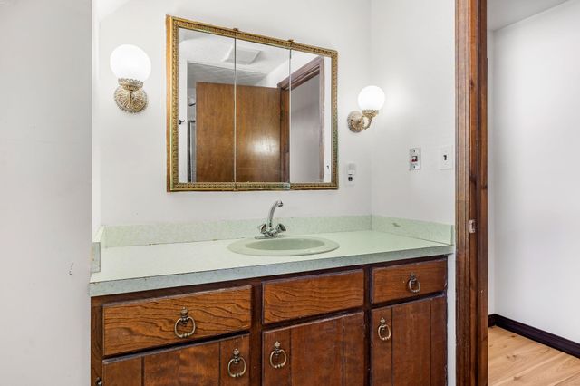 15 Springview Avenue, Manchester, NH 03103