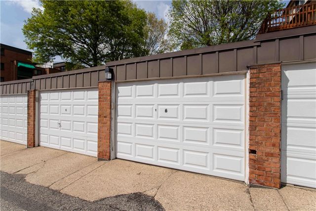 416 Isabella St 303, Oakmont, PA 15139