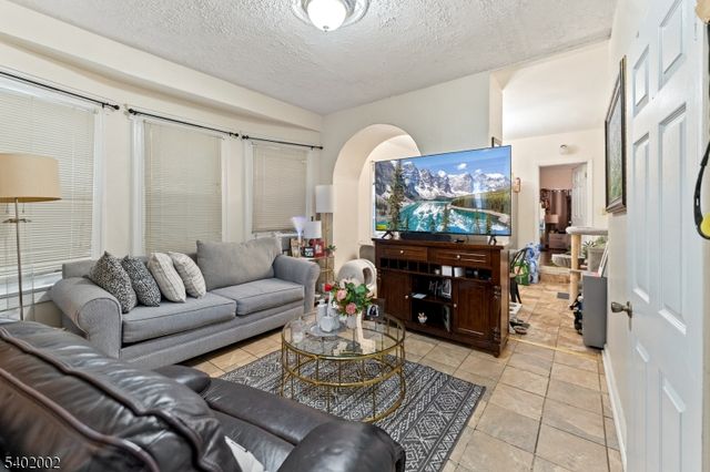 86 Clendenny Ave, Jersey City, NJ 07304