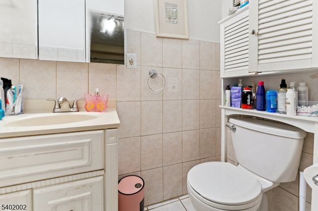 86 Clendenny Ave, Jersey City, NJ 07304