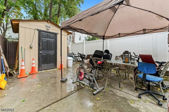 86 Clendenny Ave, Jersey City, NJ 07304