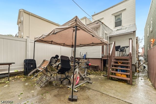 86 Clendenny Ave, Jersey City, NJ 07304