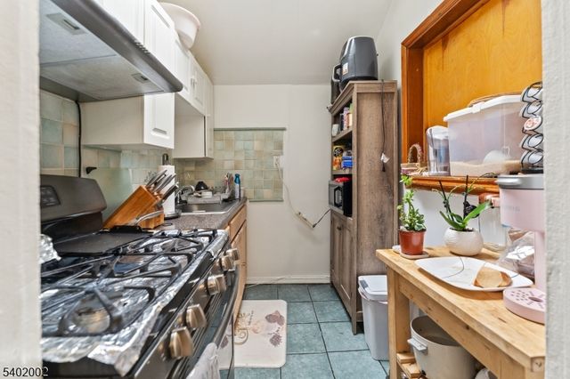 86 Clendenny Ave, Jersey City, NJ 07304