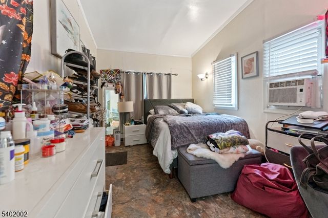 86 Clendenny Ave, Jersey City, NJ 07304