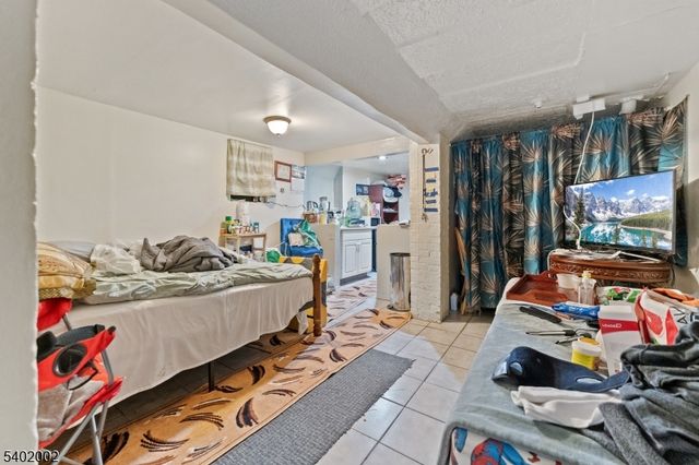 86 Clendenny Ave, Jersey City, NJ 07304