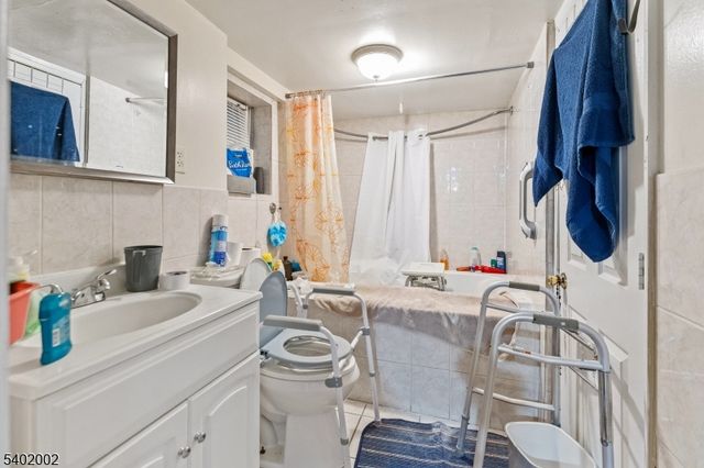 86 Clendenny Ave, Jersey City, NJ 07304