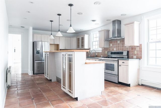 11 S South 6th Street, Hudson, NY 12534